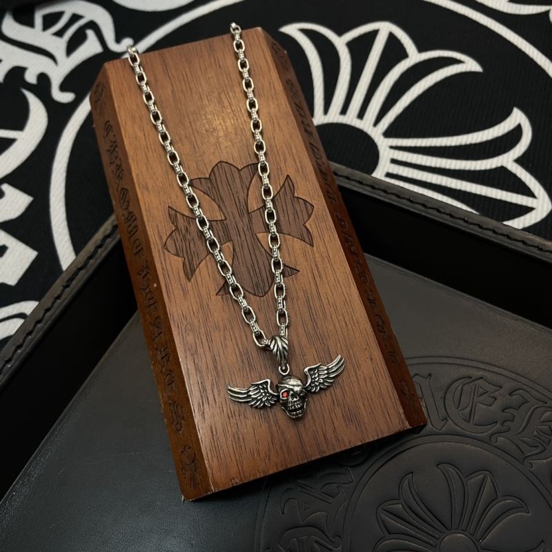 Ch*0me He**ts necklaces